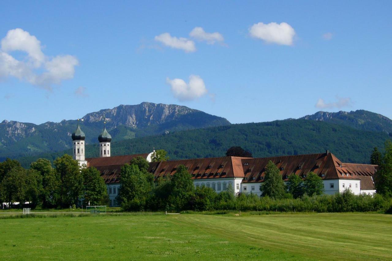 Kloster Benediktbeuern - Gaestehaus Der Salesianer Don Bosco מראה חיצוני תמונה
